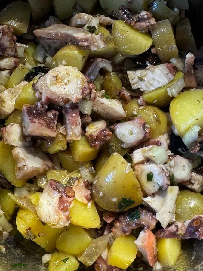 Oktopussalat mit Kartoffeln
